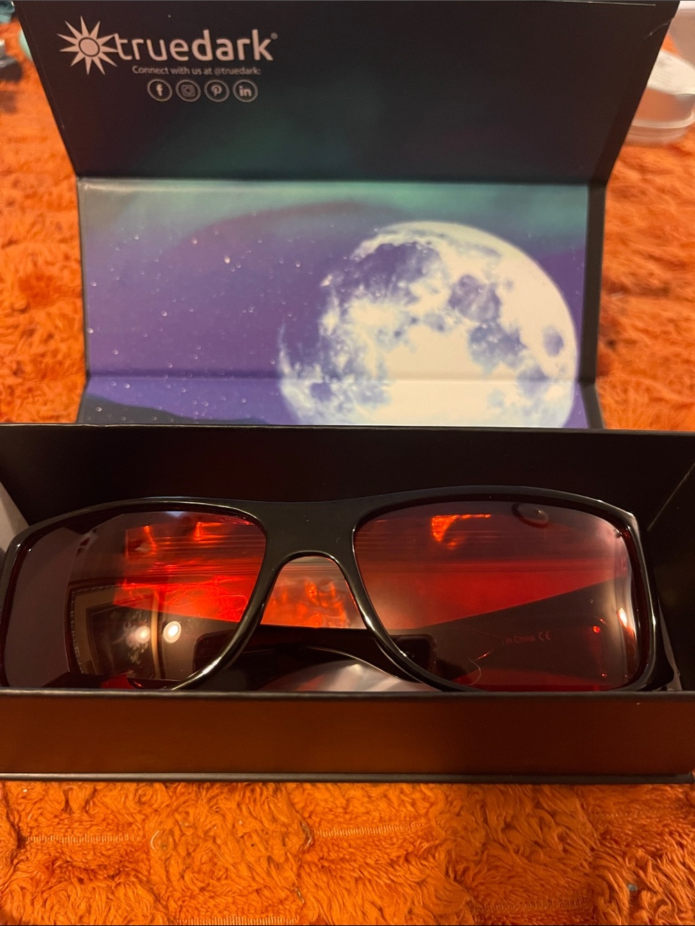 Truedark Fitover Glasses - Black - Red lenses for blue blocking & restful sleep